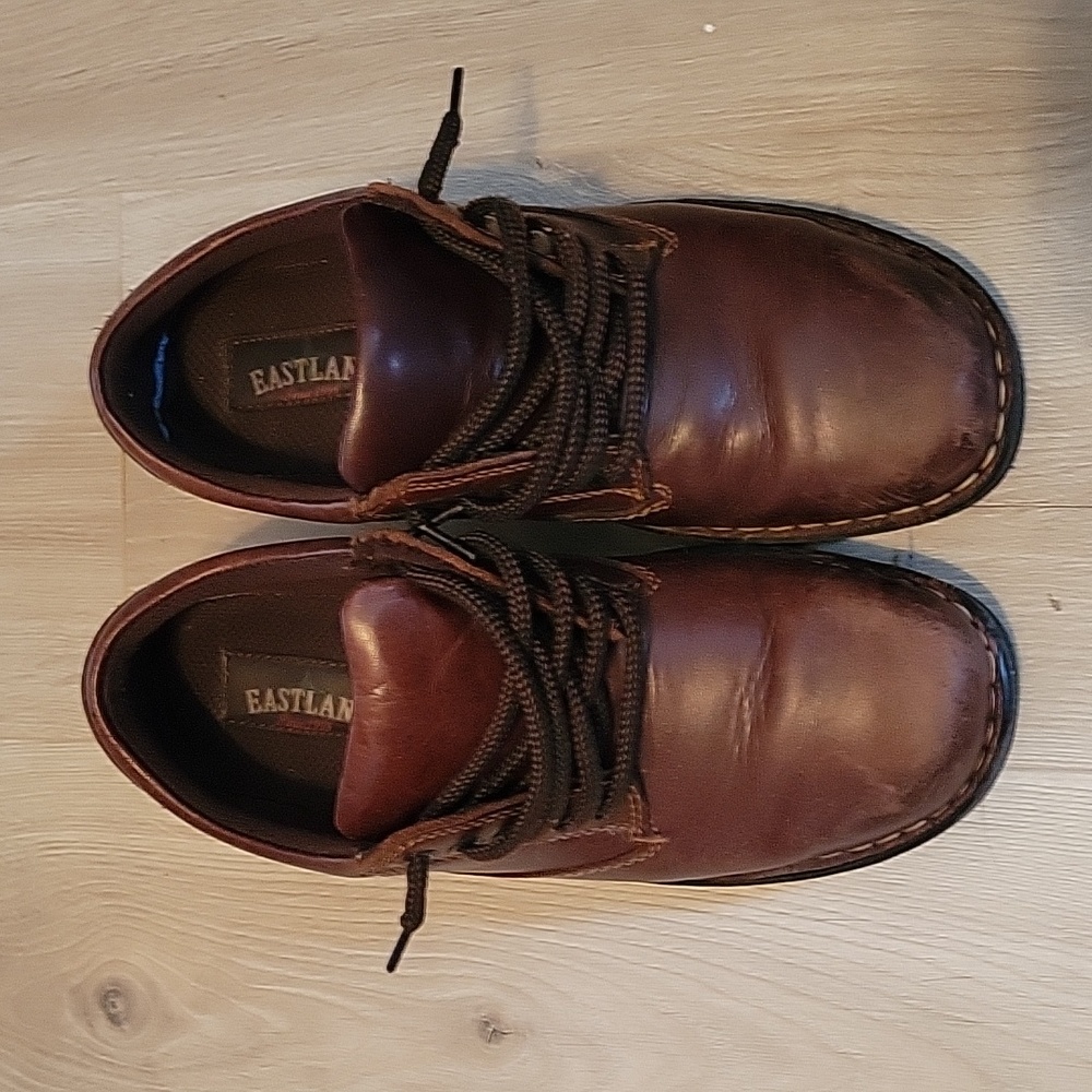 Eastlands Plainview leather Oxford "uniform shoes" Size 9M. EUC